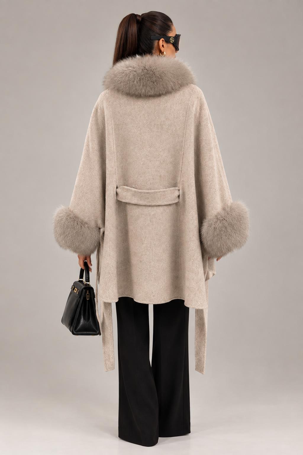 Mantella Con Maniche Cashmere e Volpe